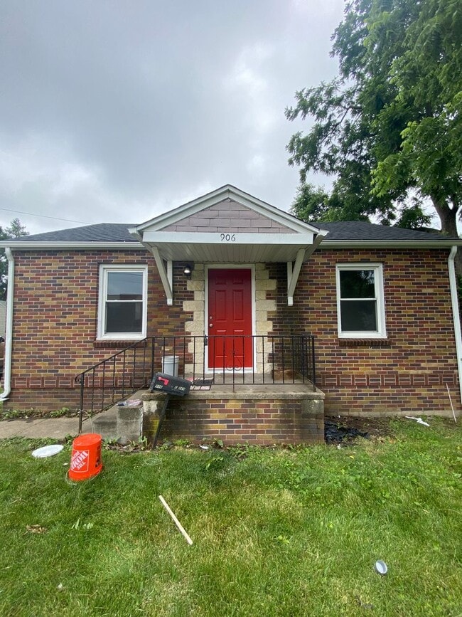 property at 906 Elder Ln