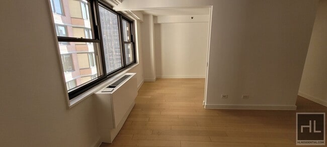 East 39th Street in New York, NY - Building Photo - Building Photo
