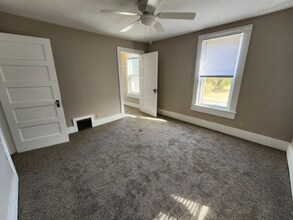 2330 Grand Ave in Davenport, IA - Building Photo - Building Photo