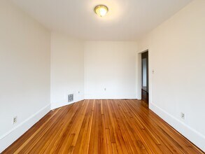 620 River St, Unit Top in Boston, MA - Foto de edificio - Building Photo