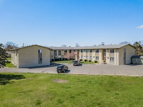 Poet Place Apartments in Riverview, MI - Building Photo - Building Photo