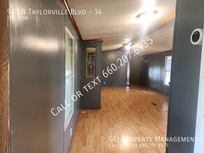 913 N Taylorville Blvd in Taylorville, IL - Building Photo - Building Photo