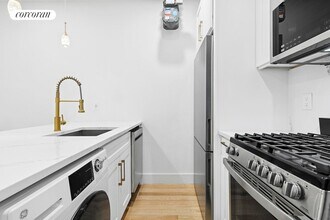 204 W 96th St in New York, NY - Foto de edificio - Building Photo