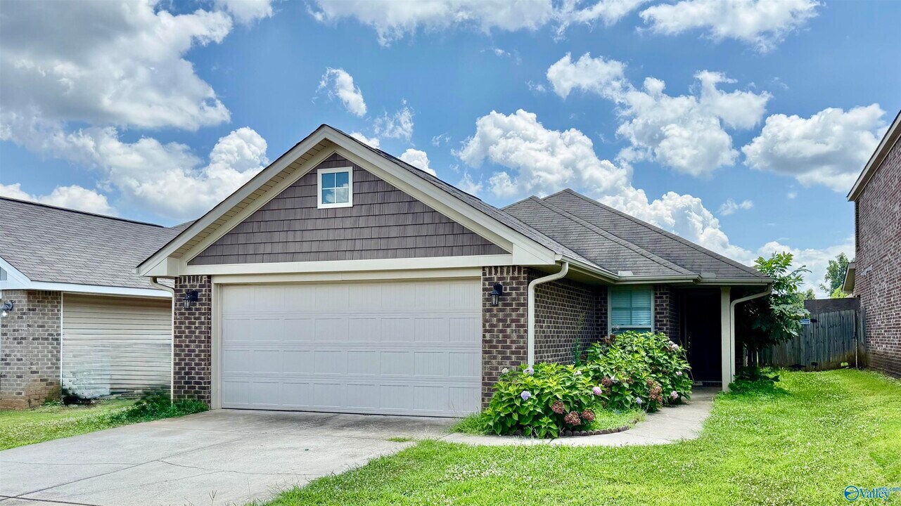 28096 Kawana Ct in Harvest, AL - Building Photo