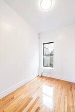 122 Norfolk St-Unit -26B in New York, NY - Building Photo - Building Photo