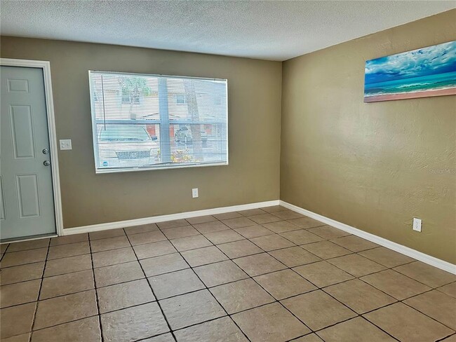 1600 S Palmetto Ave in South Daytona, FL - Building Photo - Building Photo