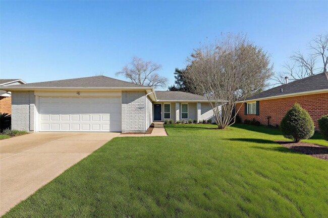 3027 Windmill St in Sugar Land, TX - Building Photo - Building Photo