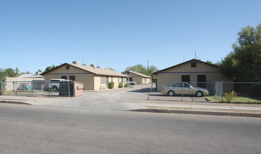 808-822 E Blacklidge Dr in Tucson, AZ - Building Photo - Building Photo