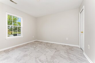 44132 Mistletoe Terrace in Ashburn, VA - Building Photo - Building Photo