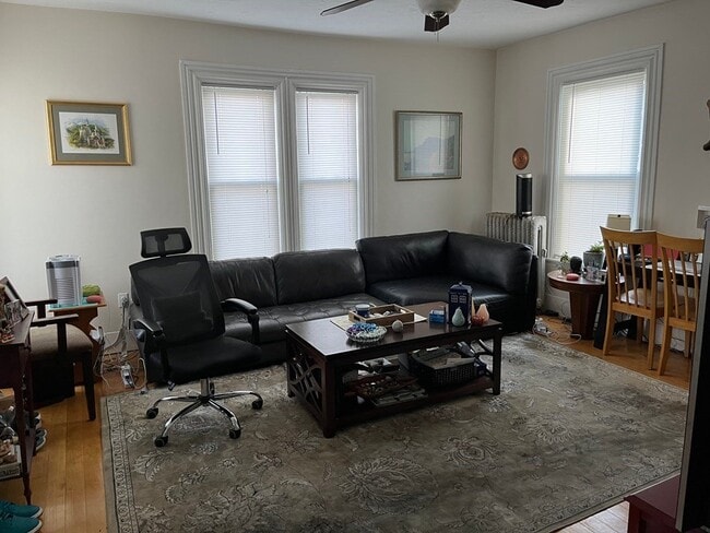 10 Pratt St, Unit 2