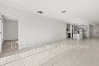 1725 White Water Ct in Davenport, FL - Building Photo - Building Photo