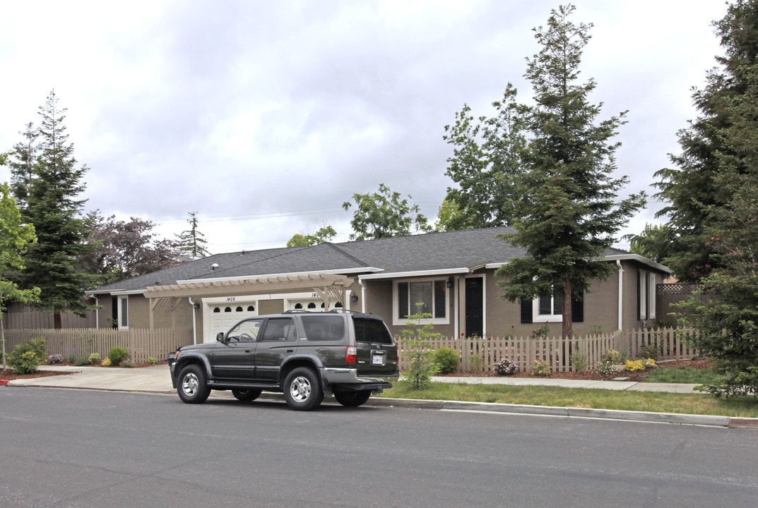 1404-1406 Madison Ave in Redwood City, CA - Building Photo