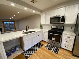 2022 Delaware Ave in Santa Monica, CA - Building Photo