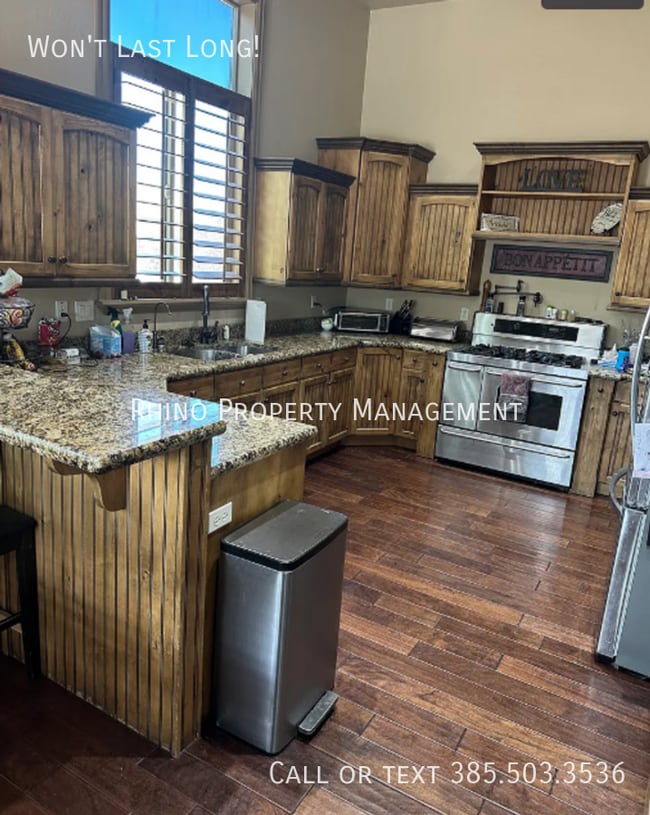 14322 S Fox Creek Dr in Herriman, UT - Building Photo - Building Photo