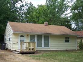308 Pursley Dr in Fort Wayne, IN - Building Photo
