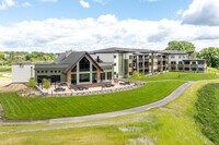 Hill Farm Condominiums in North Oaks, MN - Foto de edificio - Building Photo