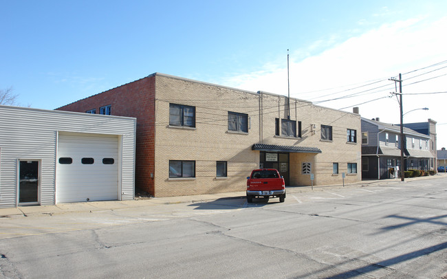 110 West Prairie in Marengo, IL - Foto de edificio - Building Photo