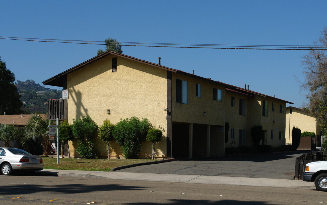 1028 S Magnolia Ave in El Cajon, CA - Building Photo