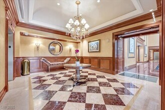 2877 Paradise Rd, Unit 1706 in Las Vegas, NV - Building Photo - Building Photo