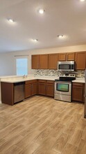 7955 Carriage Pointe Dr in Gibsonton, FL - Building Photo - Building Photo