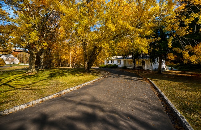 179 Farmers Ln