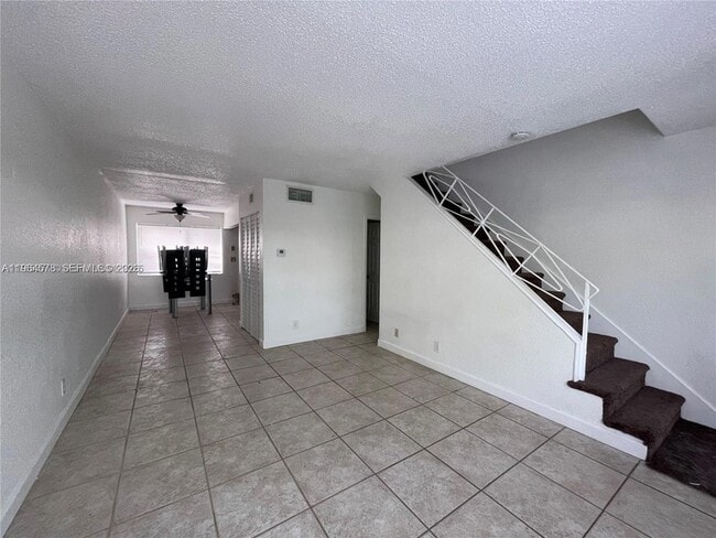 821 NW 46th Ave in Plantation, FL - Foto de edificio - Building Photo