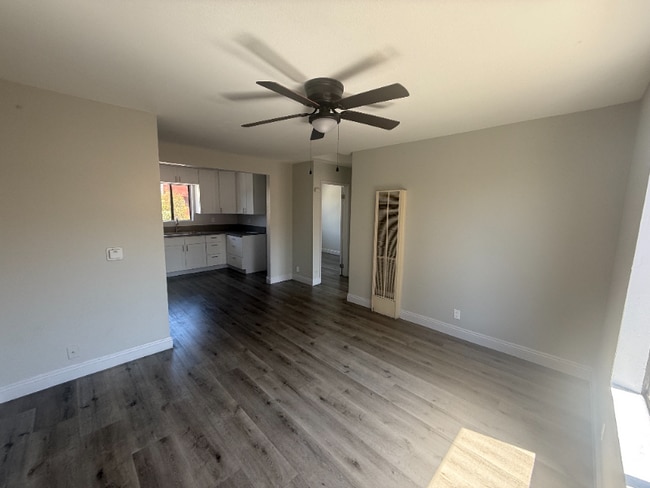 5955 Main St in Los Angeles, CA - Building Photo - Building Photo