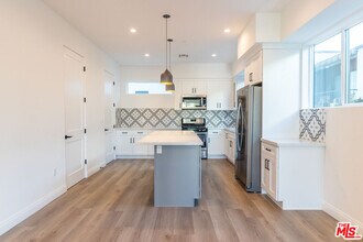 5323 Ben Ave in Los Angeles, CA - Building Photo - Building Photo