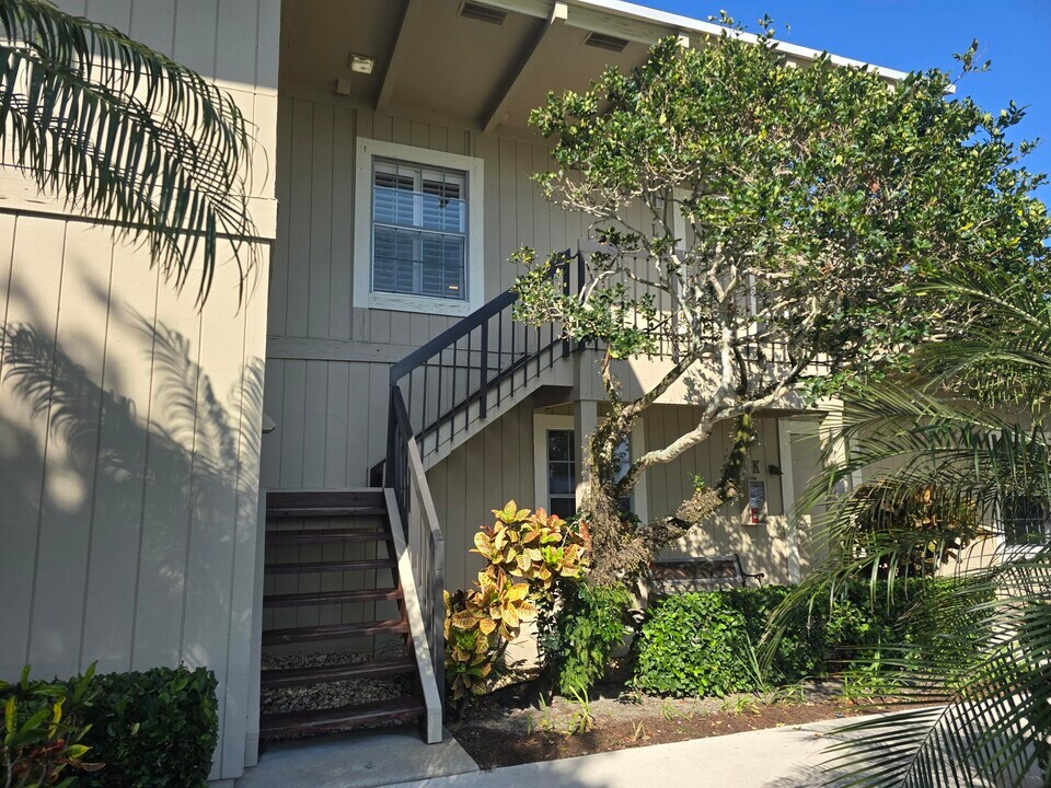 9259 SE Riverfront Terrace in Jupiter, FL - Building Photo