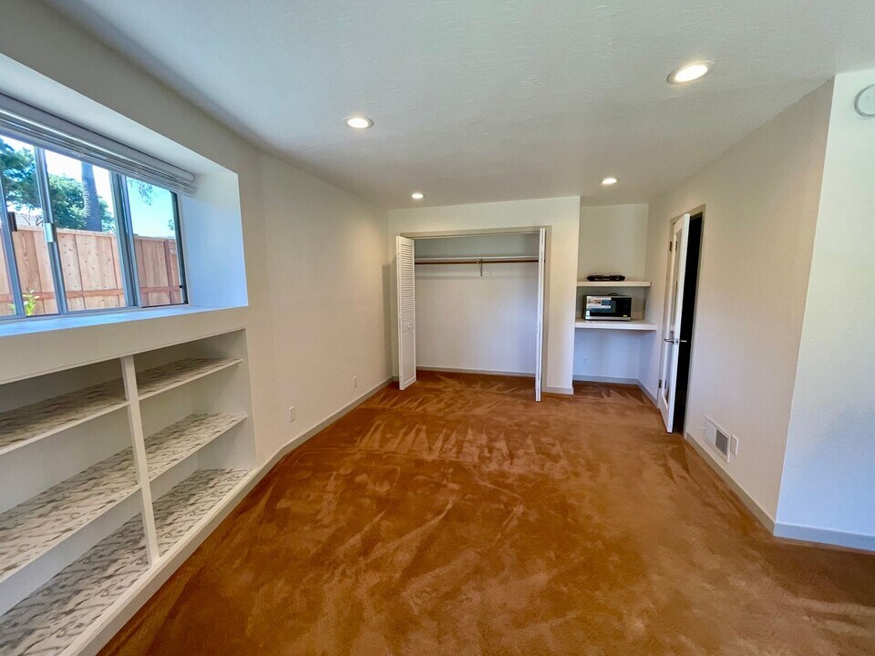 769 Madison St, Unit Studio in Monterey, CA - Building Photo