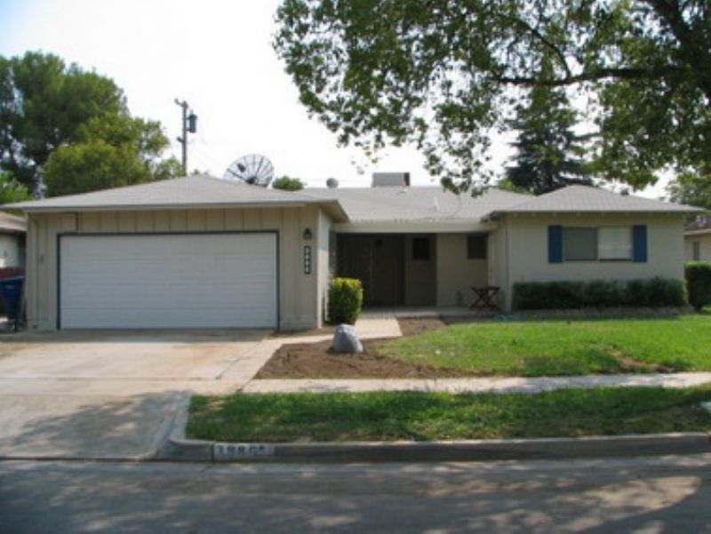 3886 W Rialto Ave in Fresno, CA - Building Photo