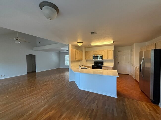 1907 Summerwood Dr in San Antonio, TX - Building Photo - Building Photo