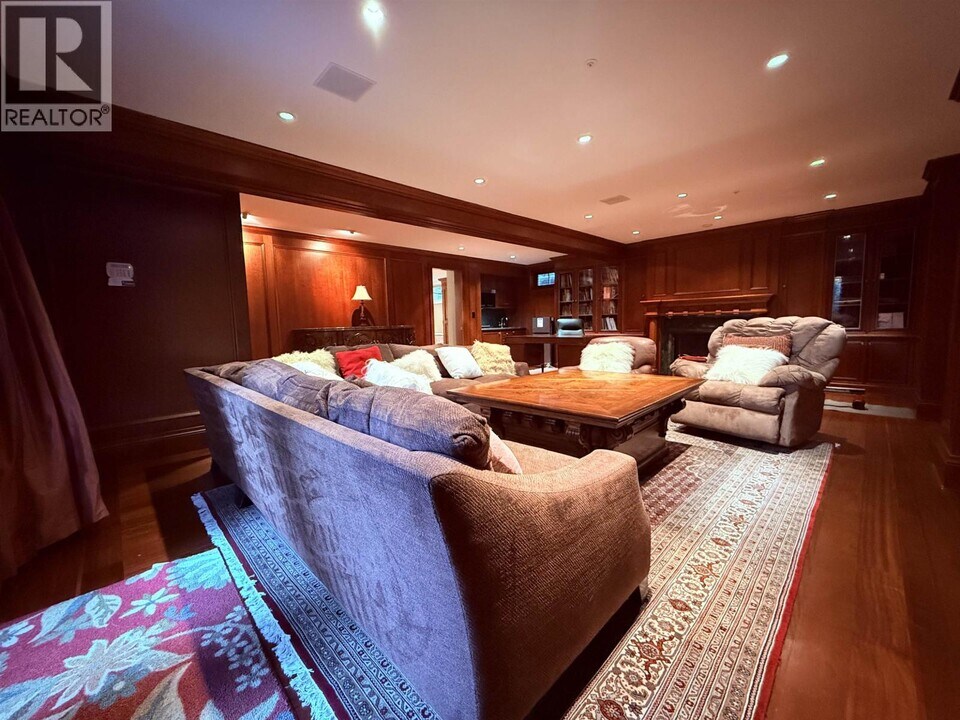 3637 Pine Cres in Vancouver, BC - Building Photo