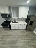 4330 W Lexington St, Unit First level in Chicago, IL - Building Photo