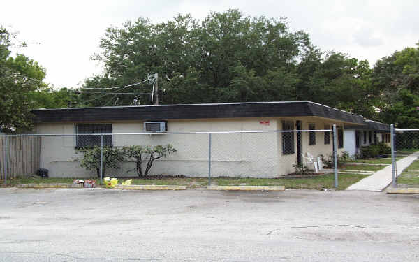 1817 E 142nd Ave in Tampa, FL - Building Photo - Building Photo