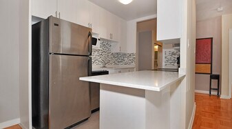70 Heath St W in Toronto, ON - Building Photo
