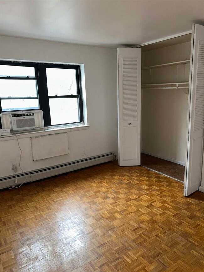 708 JFK Blvd E in Weehawken, NJ - Building Photo - Building Photo