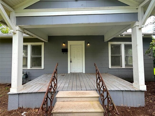 716 Olive St in Wharton, TX - Building Photo - Building Photo