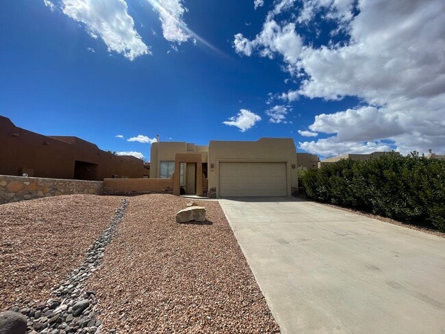 1941 El Presidio Dr in Las Cruces, NM - Building Photo - Building Photo