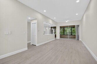 7472 La Paz Blvd in Boca Raton, FL - Building Photo - Building Photo