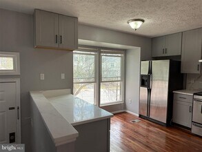 102 Smoothleaf Ln in Gaithersburg, MD - Building Photo - Building Photo