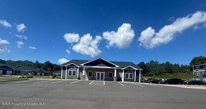 397 Circle Drive in Taylor, PA - Foto de edificio - Building Photo