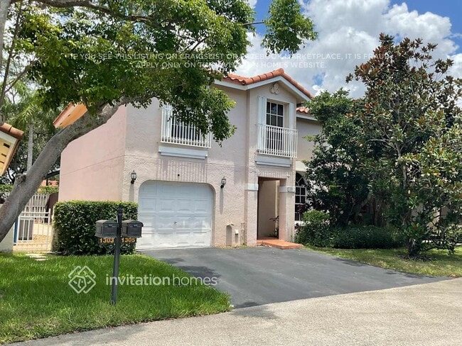 1305 Seagrape Cir in Weston, FL - Building Photo - Building Photo