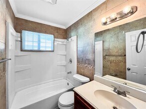 920 Manhattan Dr in Denton, TX - Building Photo - Building Photo