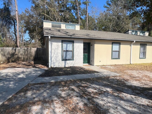 201 T St in St. Marys, GA - Foto de edificio - Building Photo