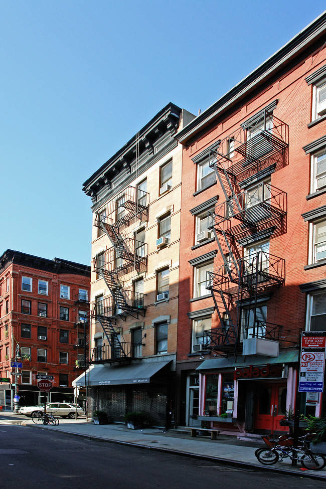 100 Stanton St in New York, NY - Building Photo - Building Photo