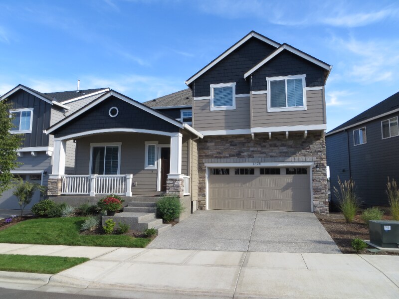 6128 NW Trowbridge Dr in Portland, OR - Building Photo