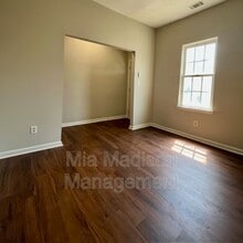 628 W Anderson Ln in Savannah, GA - Building Photo - Building Photo