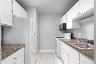 5740 East Ave in Countryside, IL - Building Photo - Building Photo