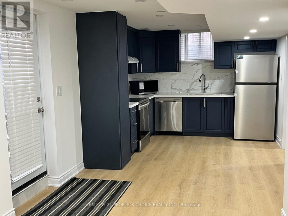 48 Kilrea Way in Brampton, ON - Building Photo
